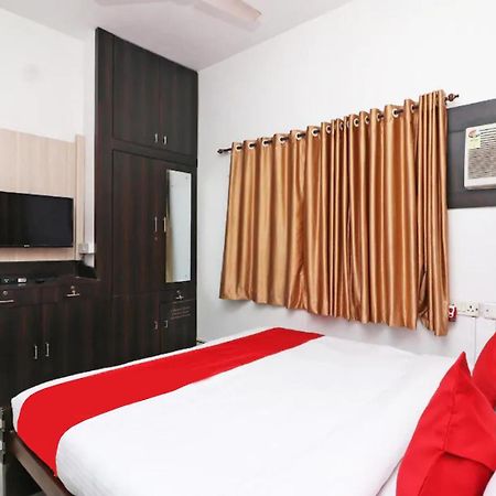 Goroomgo Hotel Manurama Ruby Калькутта Экстерьер фото
